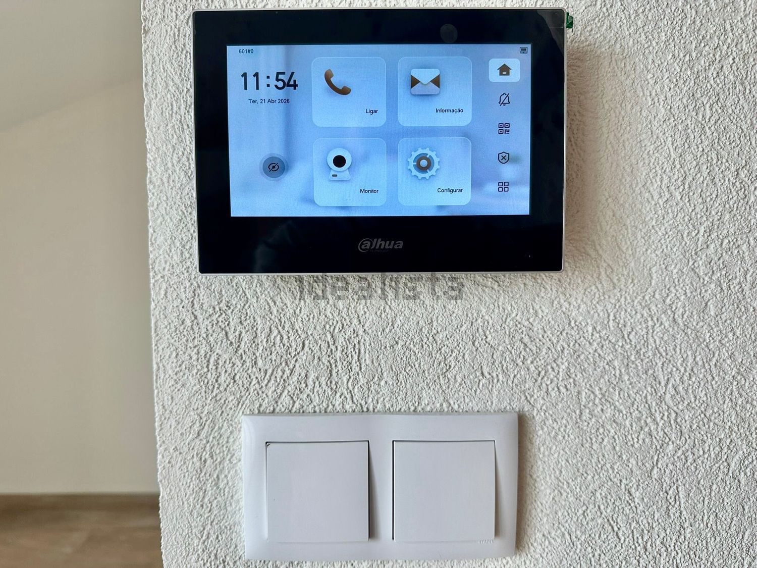 顶层公寓出售在Rua António José da Costa, 81 - 照片