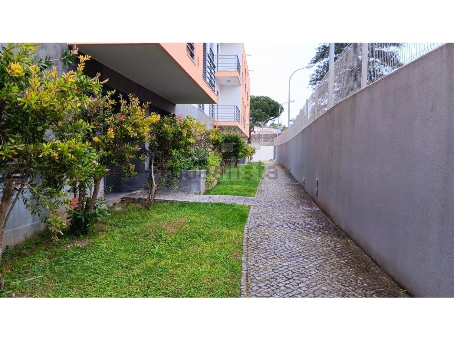 出租公寓 t1在Estrada Buraca, 17 - 前厅