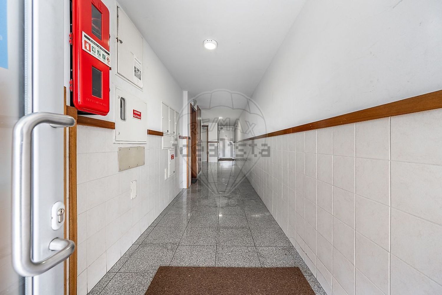 公寓 t3出售在Rua do Alto do Sobreiro - 过道