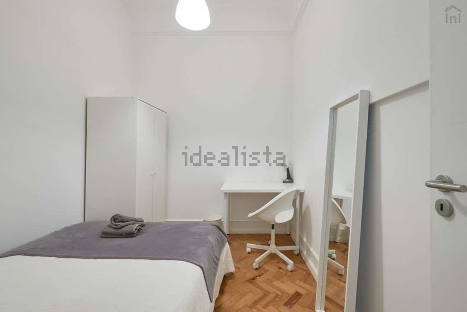 出租房间在Avenida Almirante Reis, 219 - 卧室