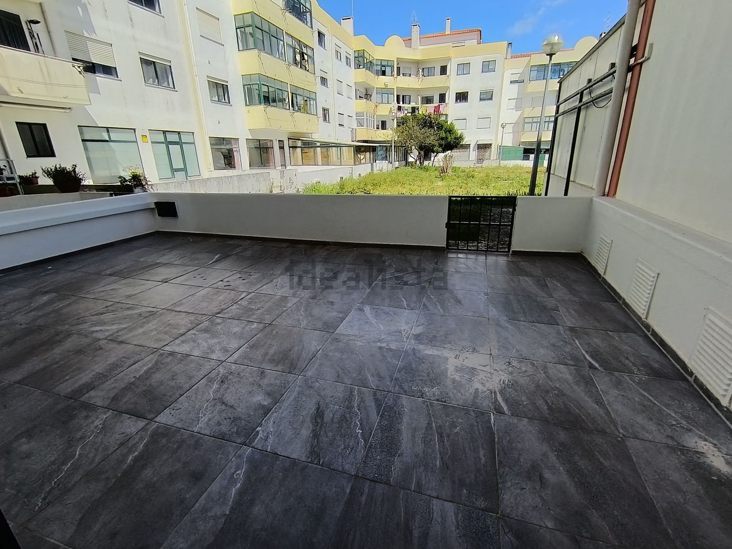公寓 t2出售在Rua Camb les Bains, 7 - 阳台