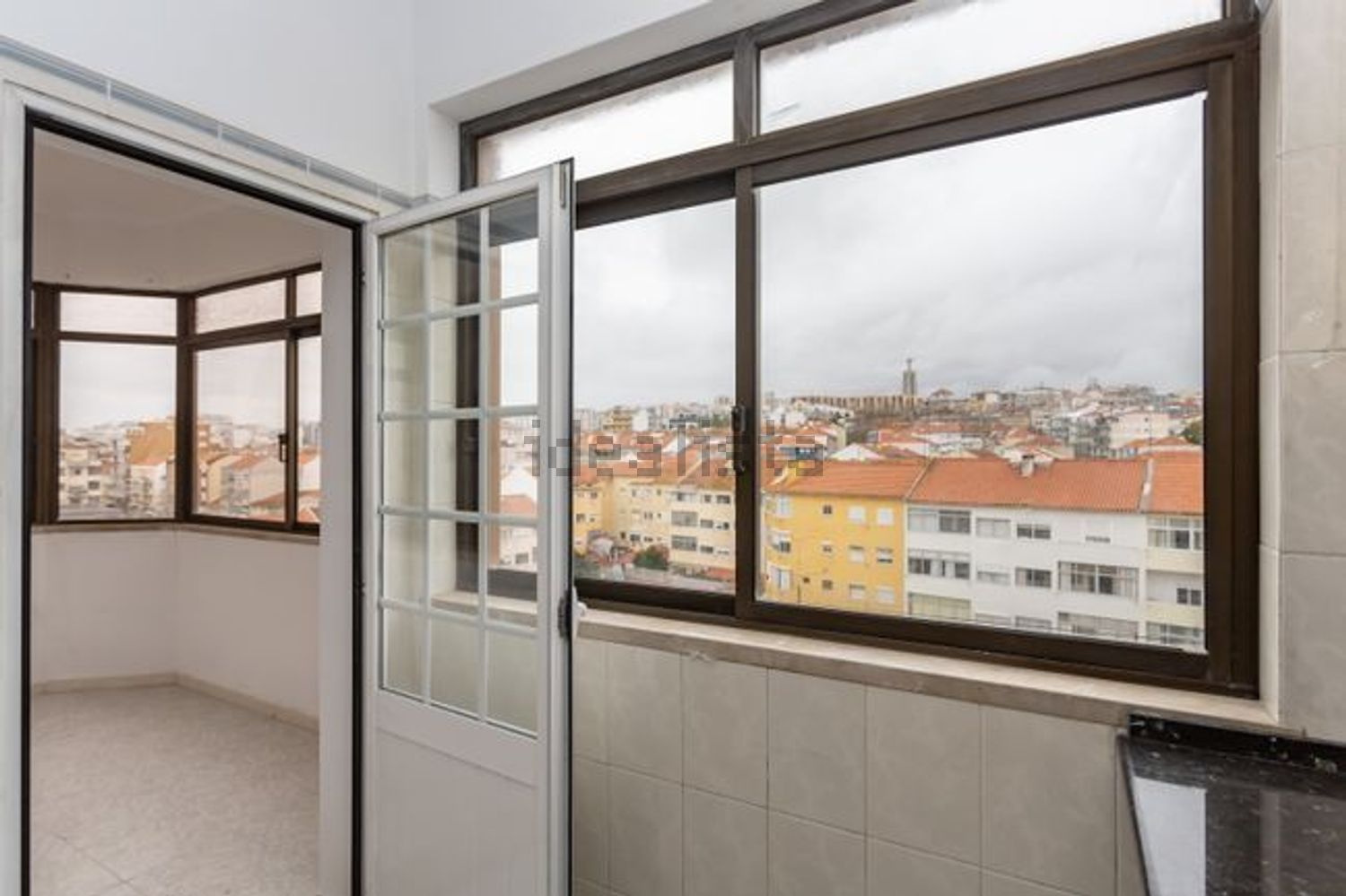 公寓 t3出售在Avenida António José Gomes s/n - 露台