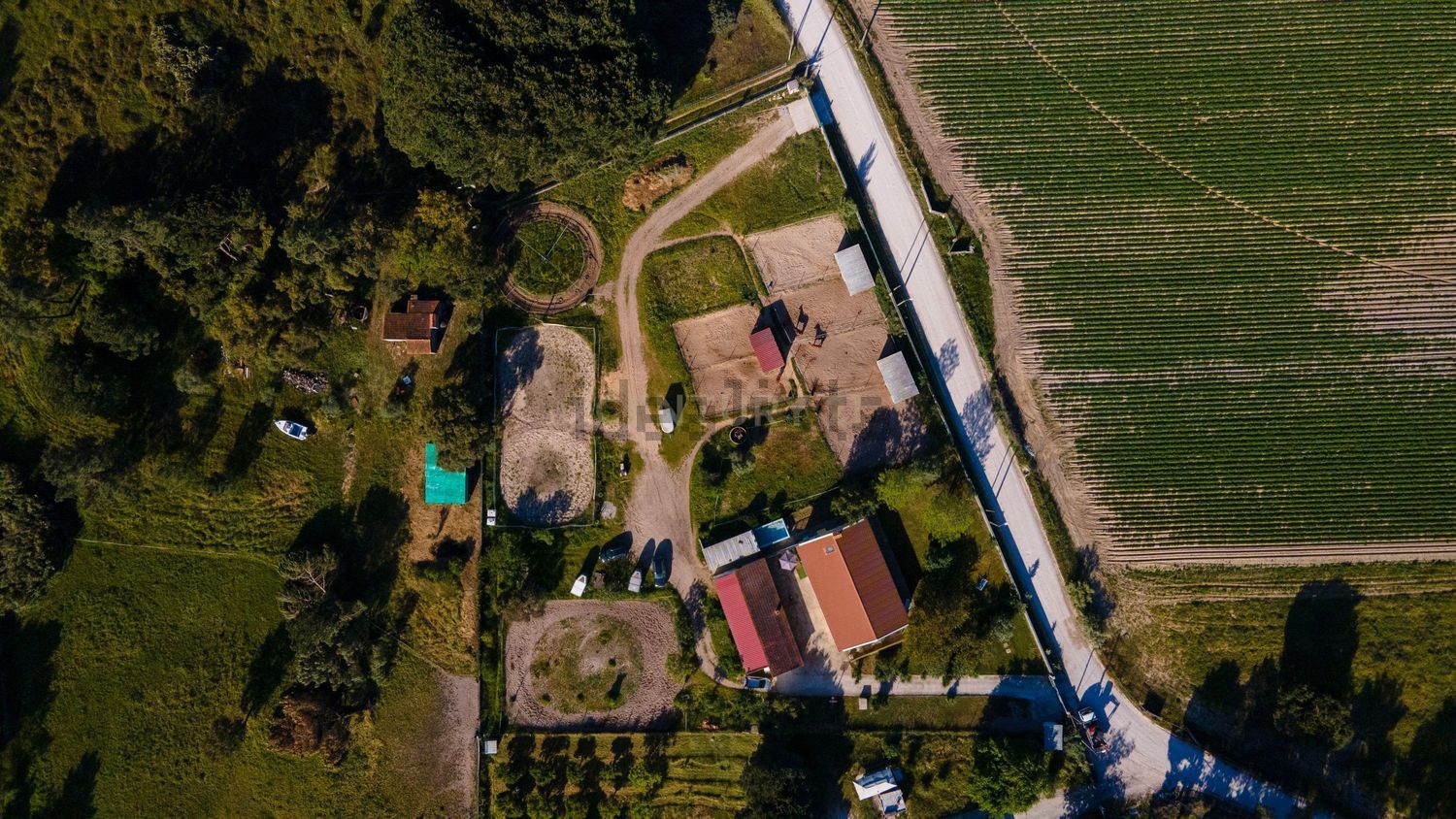 小楼房或独栋别墅出售在 Parque Industrial das Carrascas, Palmela, Portugal - 照片