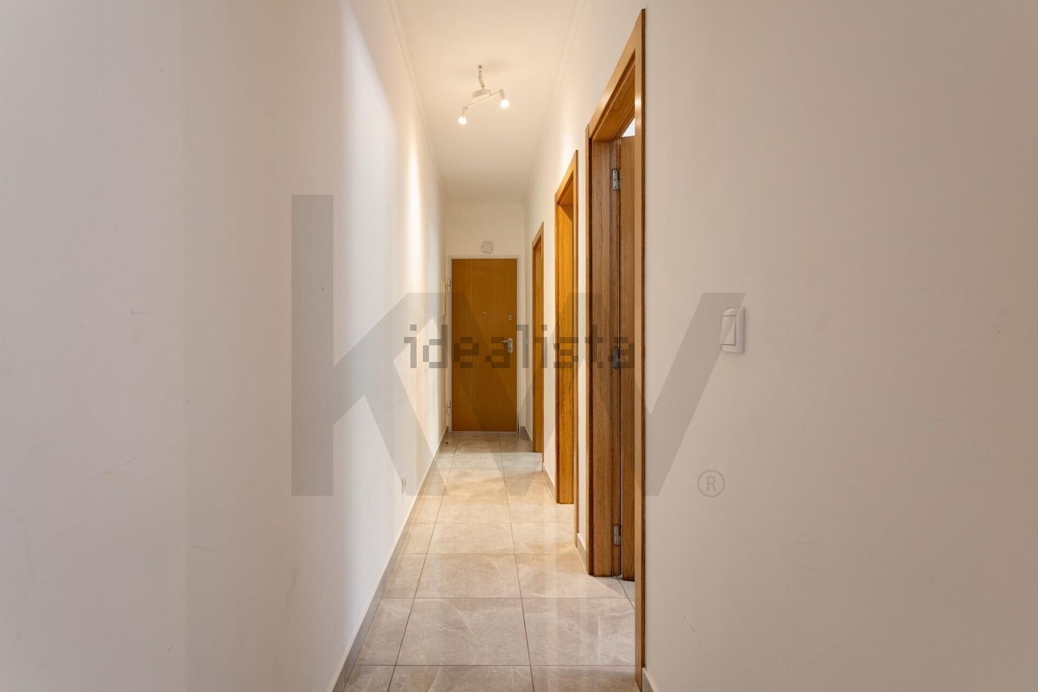 公寓 t1出售在Praça 1º de Maio, 21 a - 过道