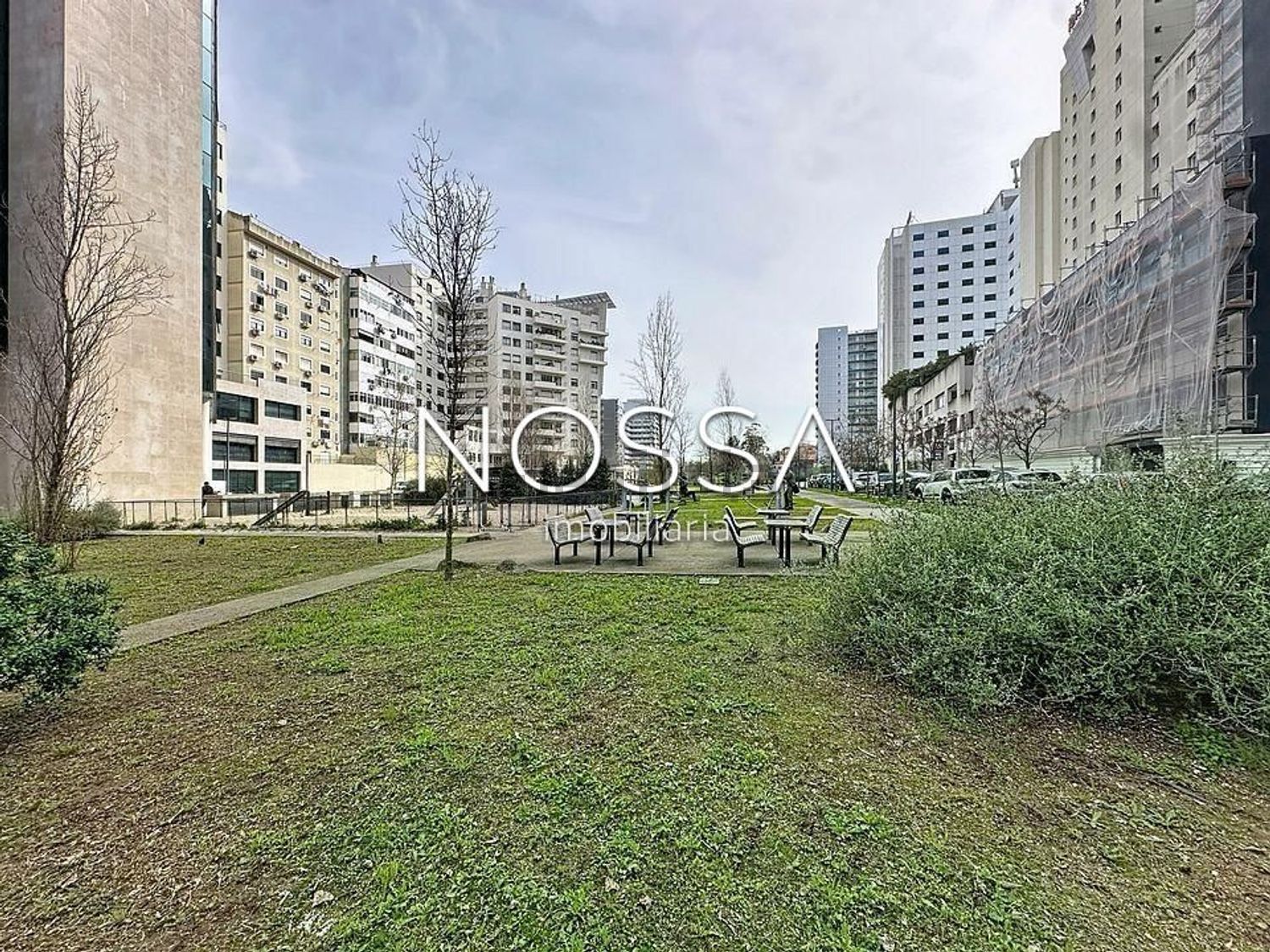 公寓 t5出售在Avenida Columbano Bordalo Pinheiro s/n - 花园
