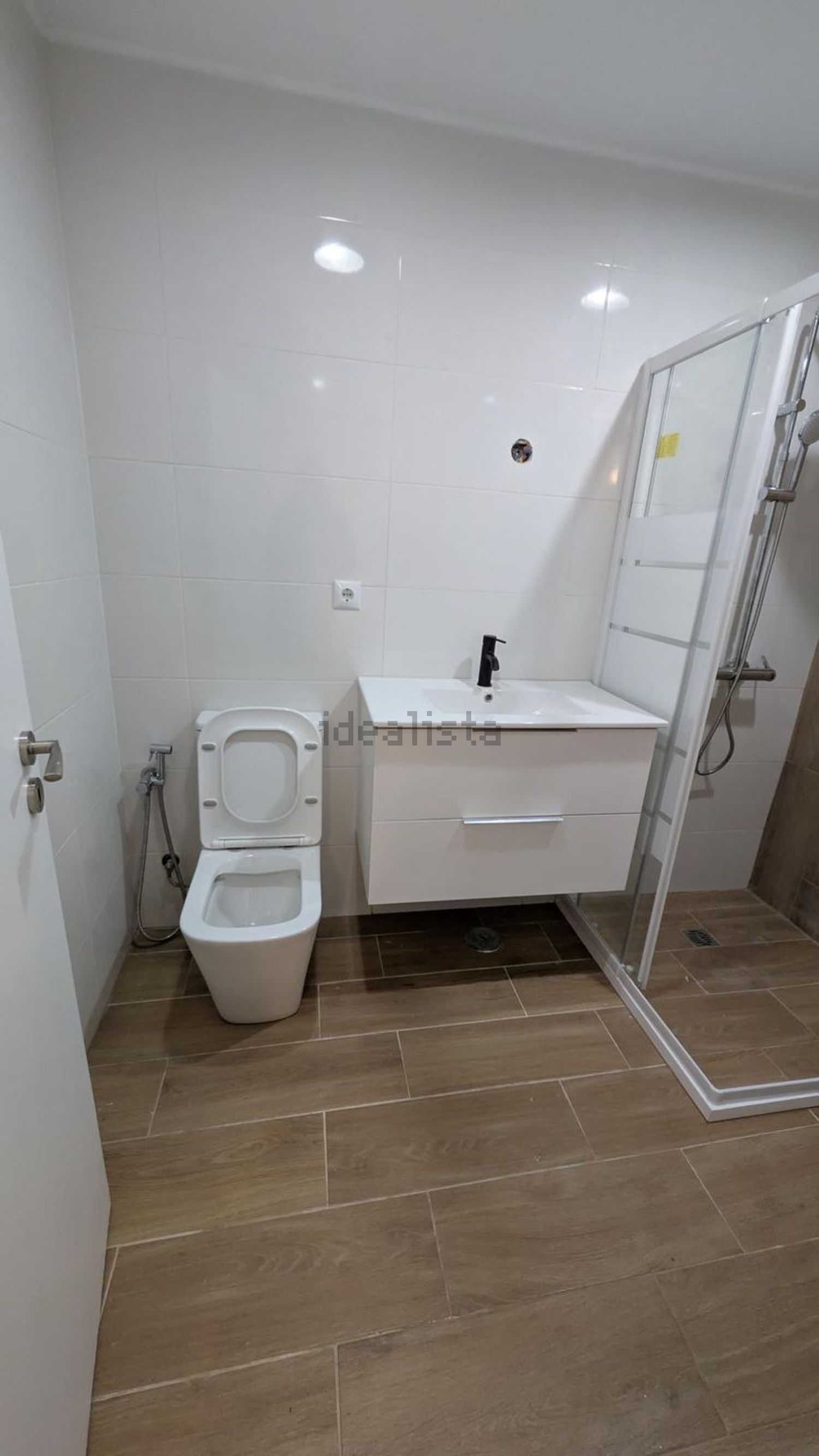 出租房间在Rua de Bissau, 15 - 卫生间