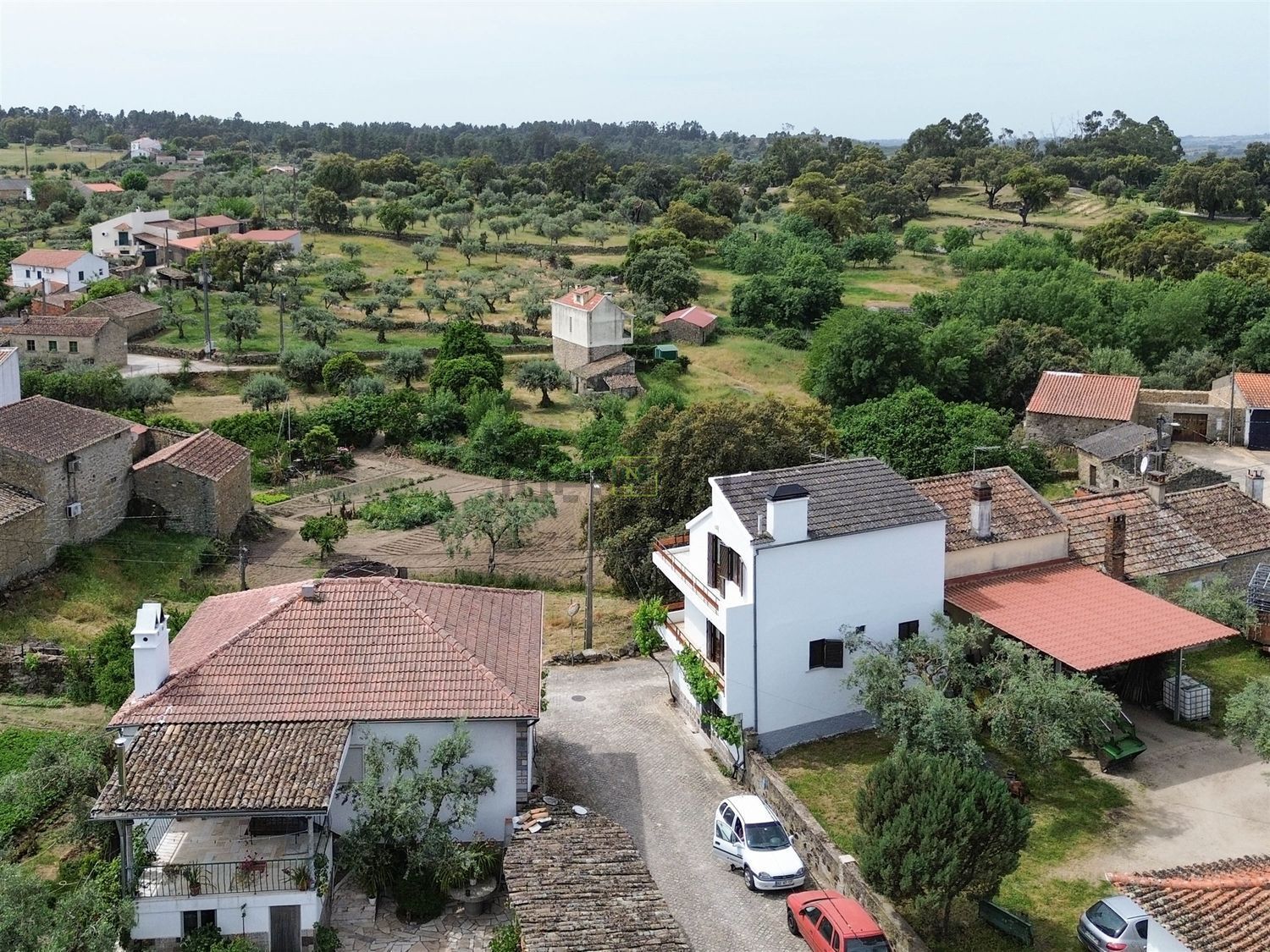 小楼房或独栋别墅出售在 São Miguel de Acha - 外立面