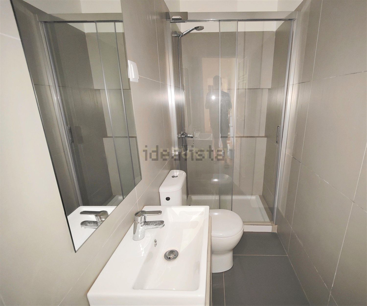 出租公寓 t2在Avenida Dom Rodrigo da Cunha, 15 - 卫生间