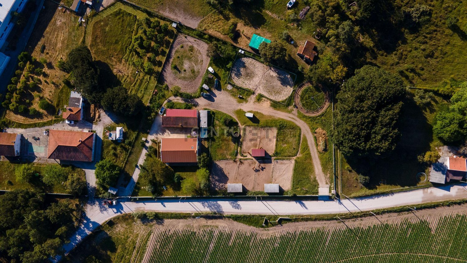 小楼房或独栋别墅出售在 Parque Industrial das Carrascas, Palmela, Portugal - 照片