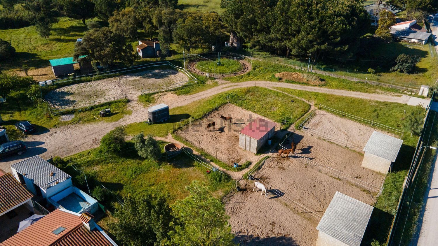 小楼房或独栋别墅出售在 Parque Industrial das Carrascas, Palmela, Portugal - 花园