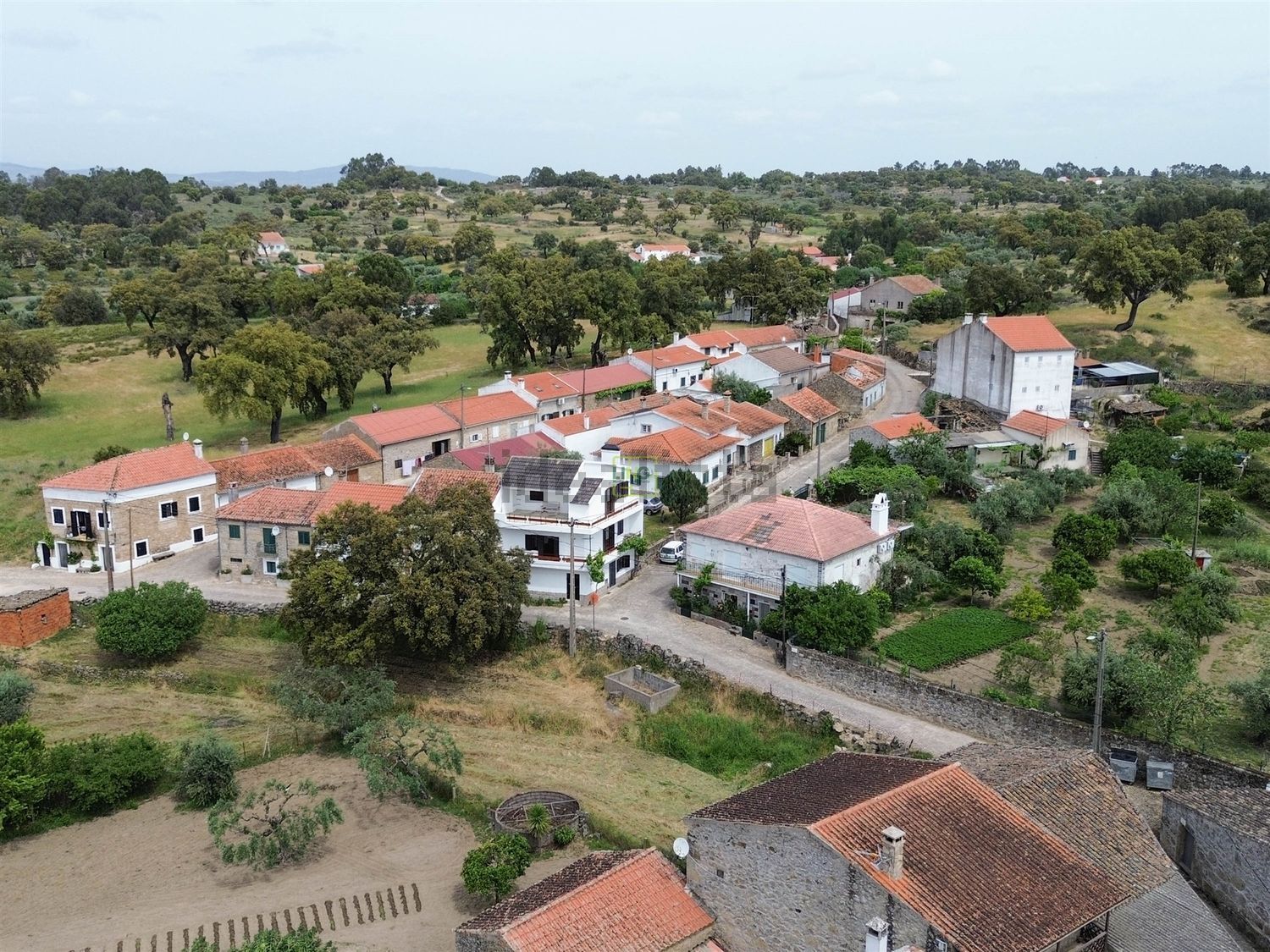 小楼房或独栋别墅出售在 São Miguel de Acha - 照片