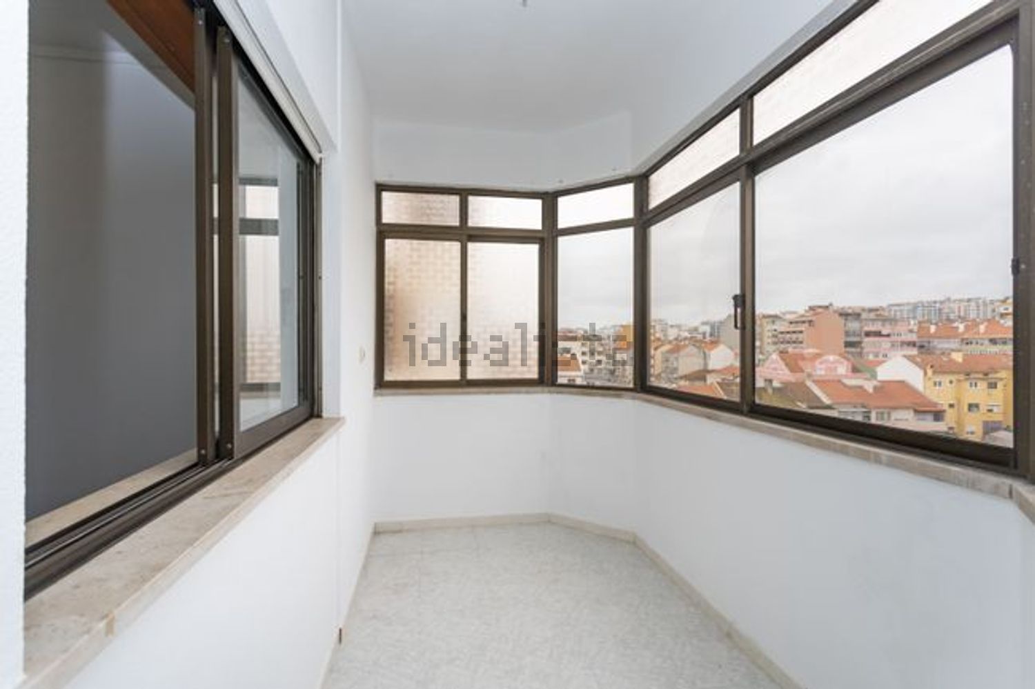 公寓 t3出售在Avenida António José Gomes s/n - 露台