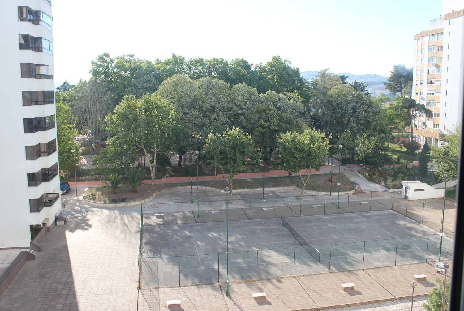 出租房间在Alameda António Sérgio, 2 a - 花园