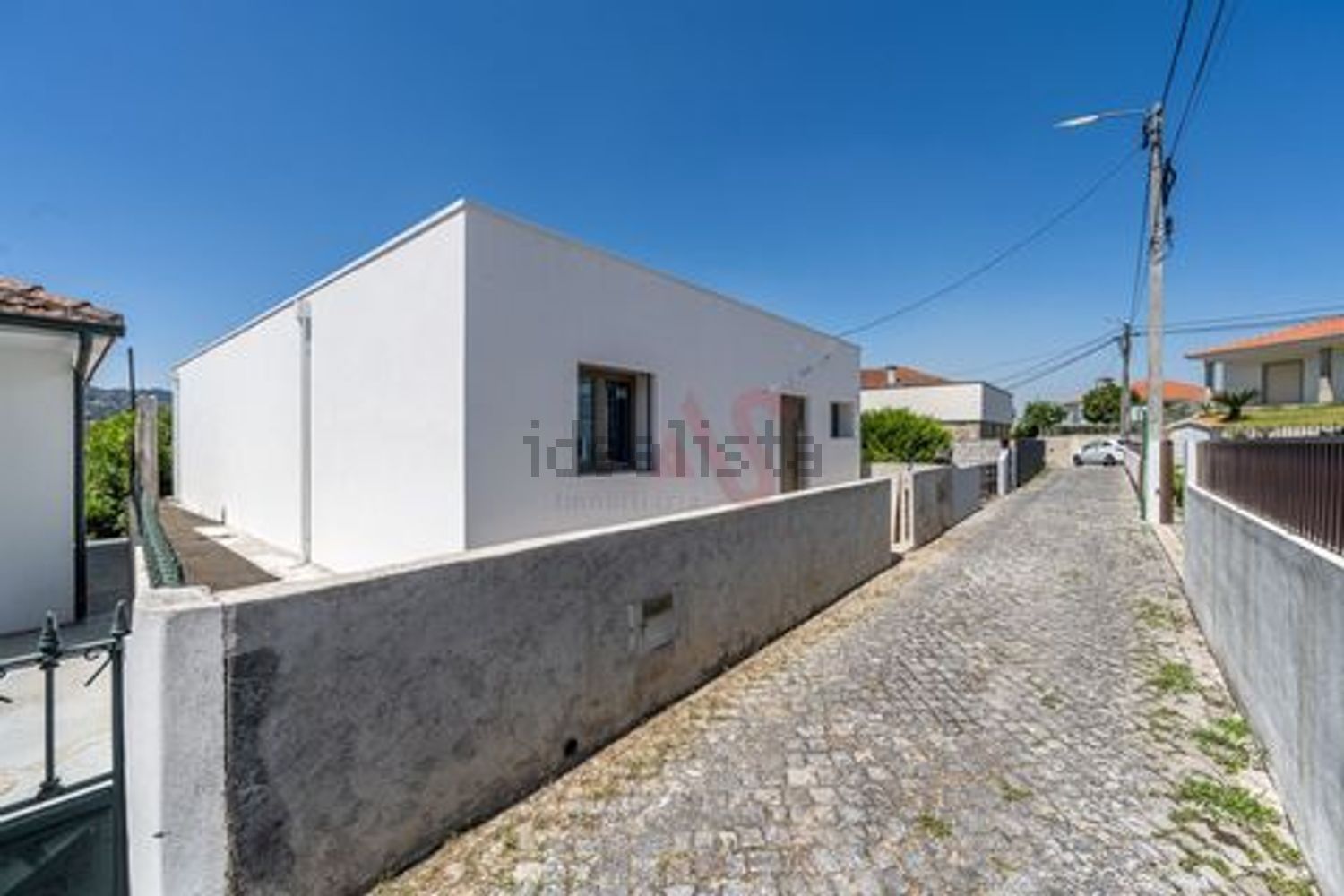 小楼房或独栋别墅出售在 Vila Nova do Campo - 外立面