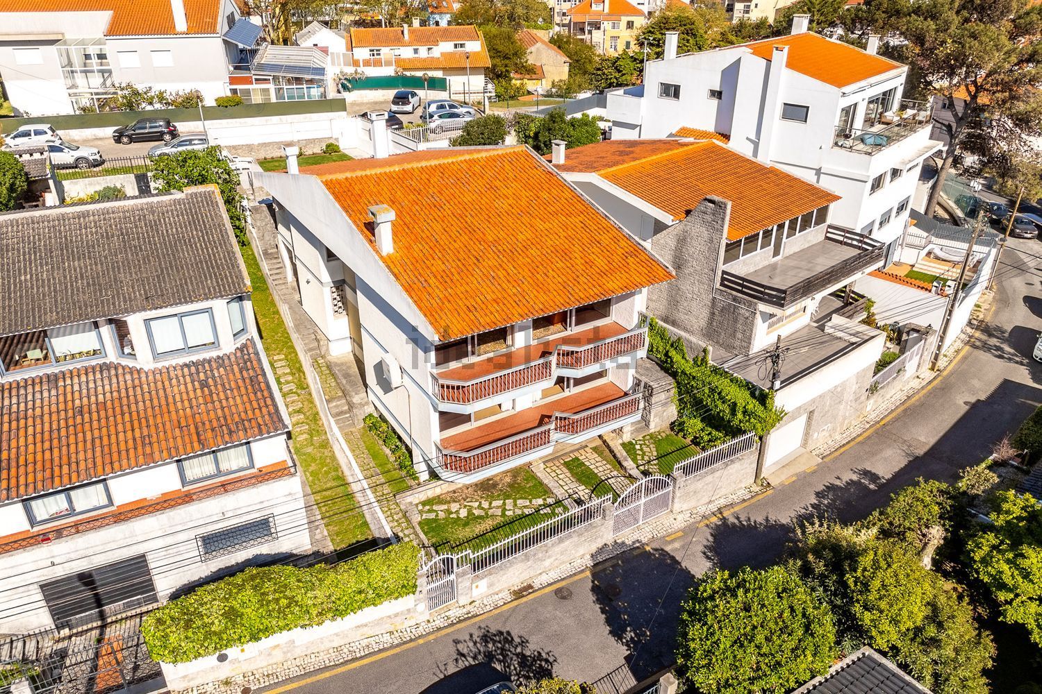 小楼房或独栋别墅出售在Rua Jorge Alves - 外立面