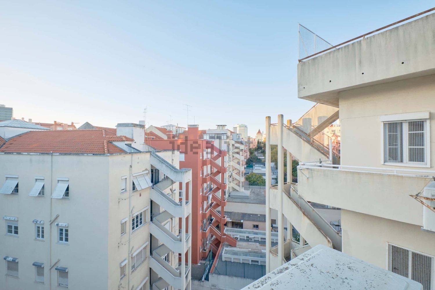 出租房间在Avenida Almirante Reis, 219 - 照片