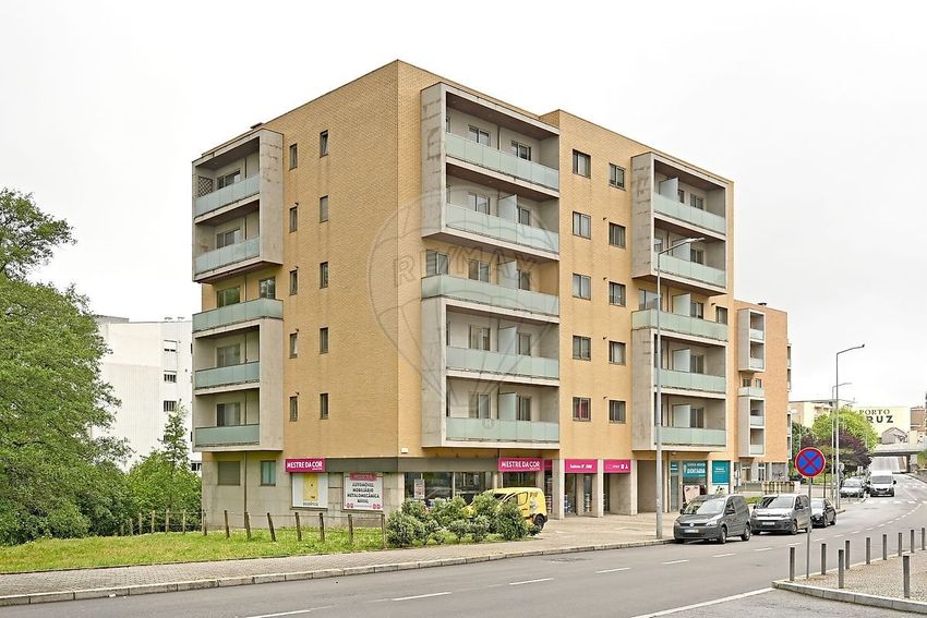 出租公寓 t2在Rua Dom Henrique de Cernache