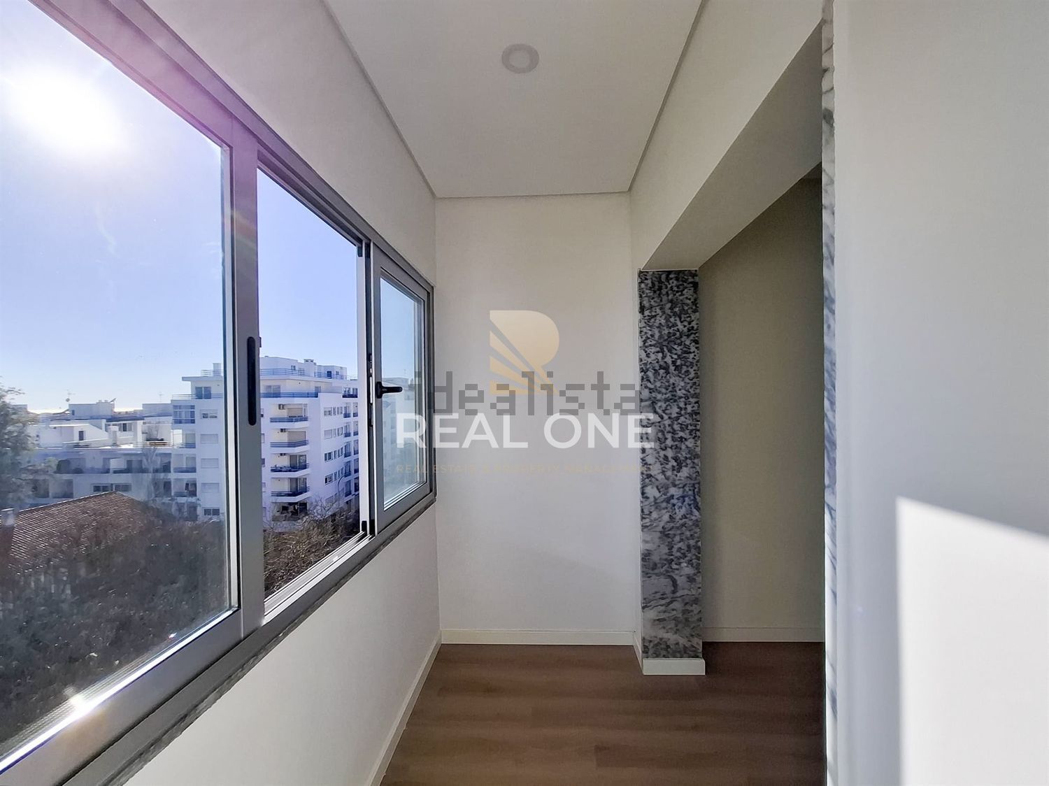 公寓 t3出售在Avenida José da Costa Mealha, 82 - 详情