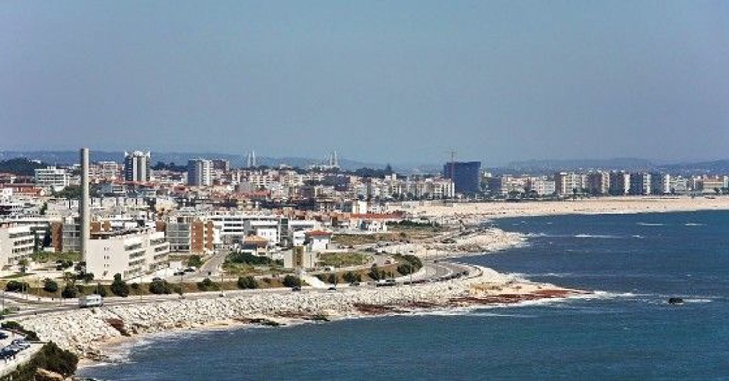 小楼房或独栋别墅出售在Avenida Brasil, 222 - 视线