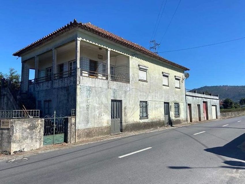 小楼房或独栋别墅出售在Rua da Regedoria