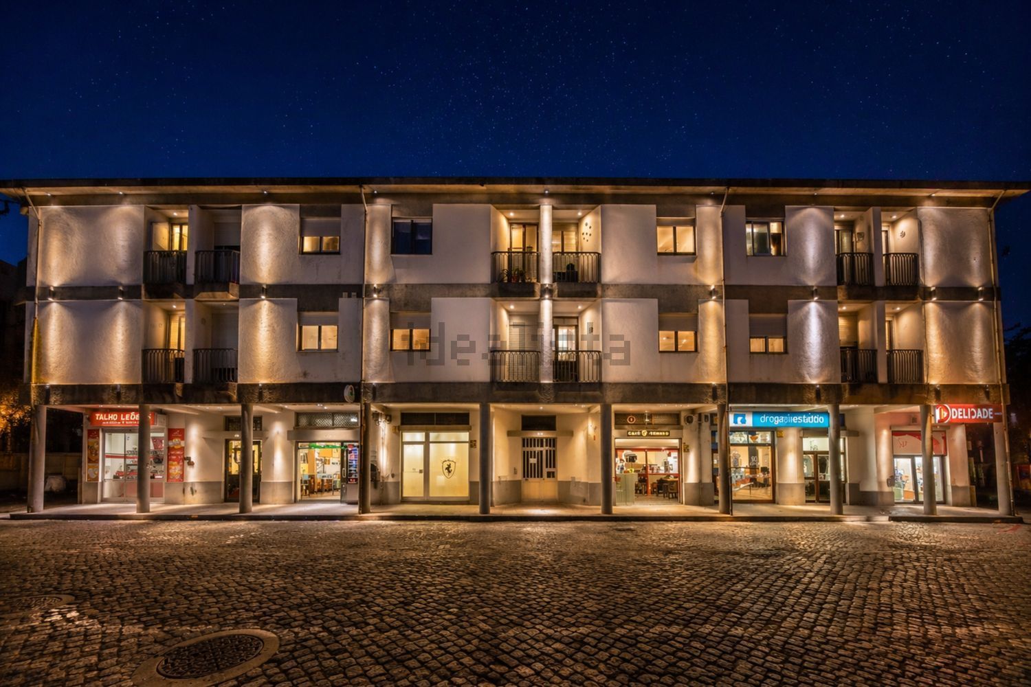 公寓 t2出售在Rua da Cruz de Pau - 视线