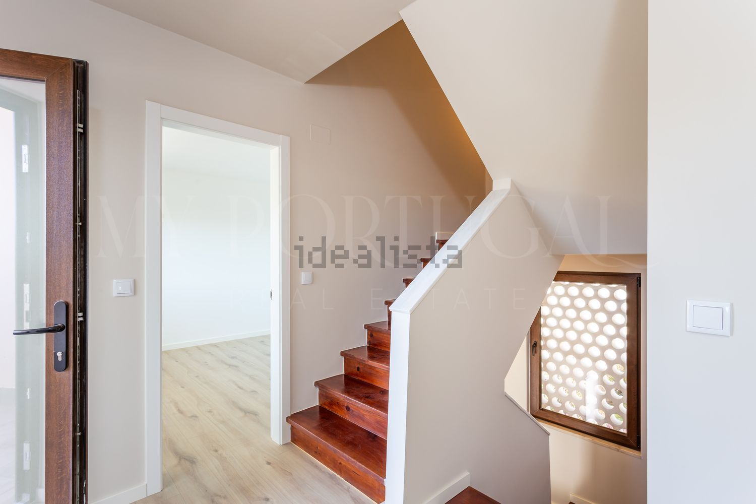 出租小楼房或独栋别墅在Rua Rainha Dona Leonor - 详情