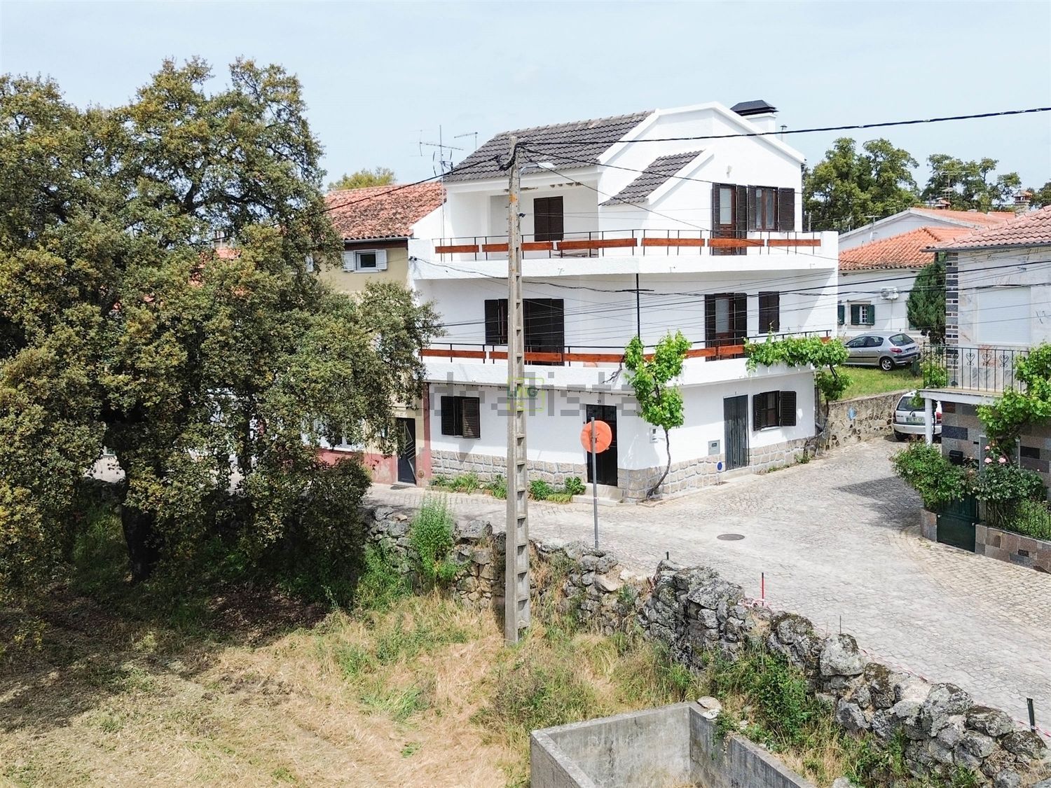 小楼房或独栋别墅出售在 São Miguel de Acha - 露台