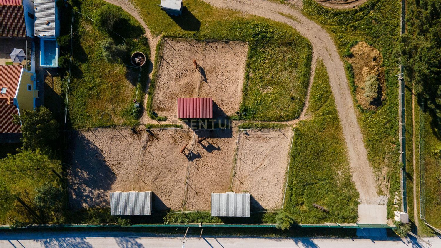 小楼房或独栋别墅出售在 Parque Industrial das Carrascas, Palmela, Portugal - 照片