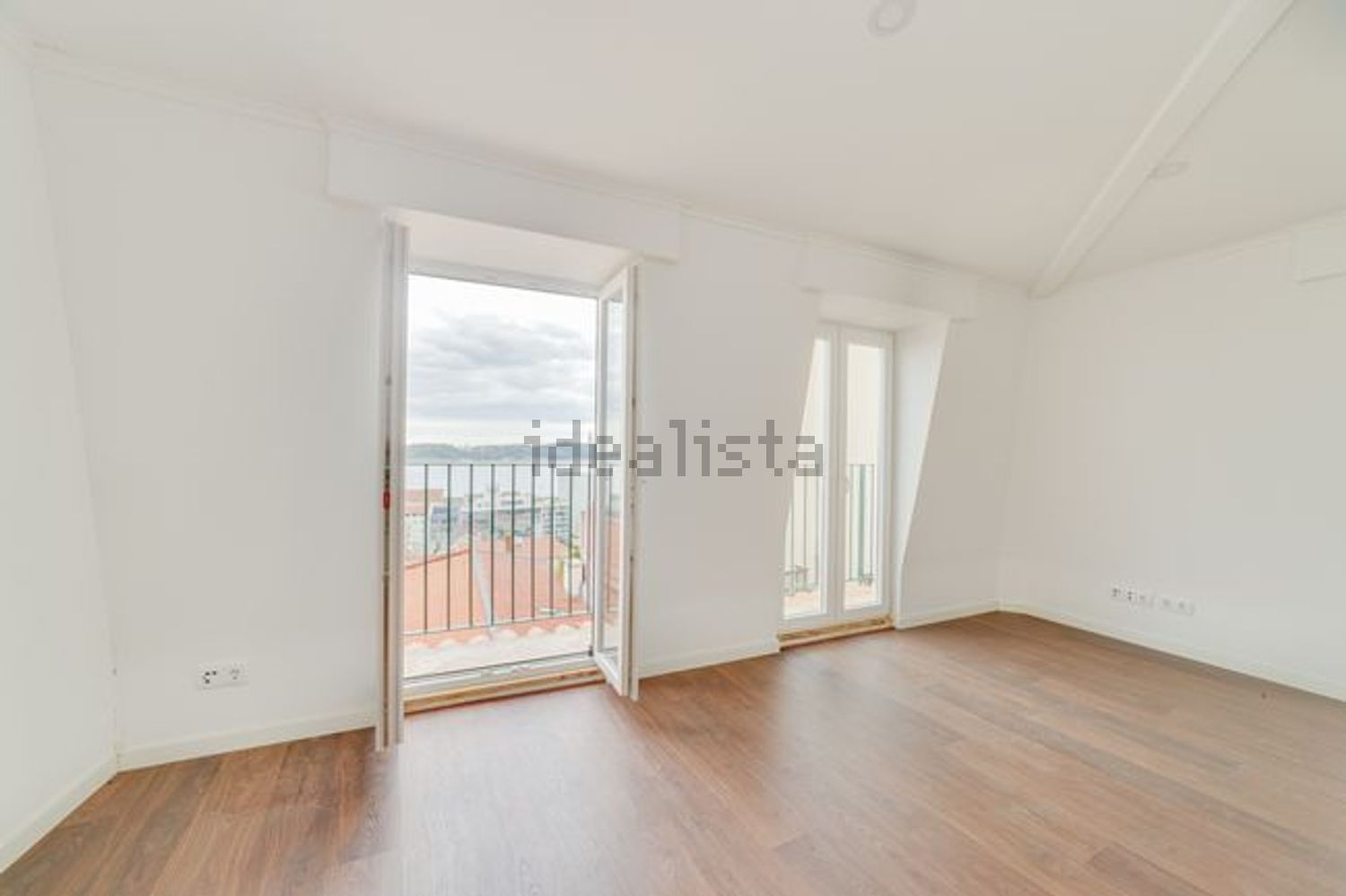 公寓 t2出售在Rua do Almada, 2 - 居住