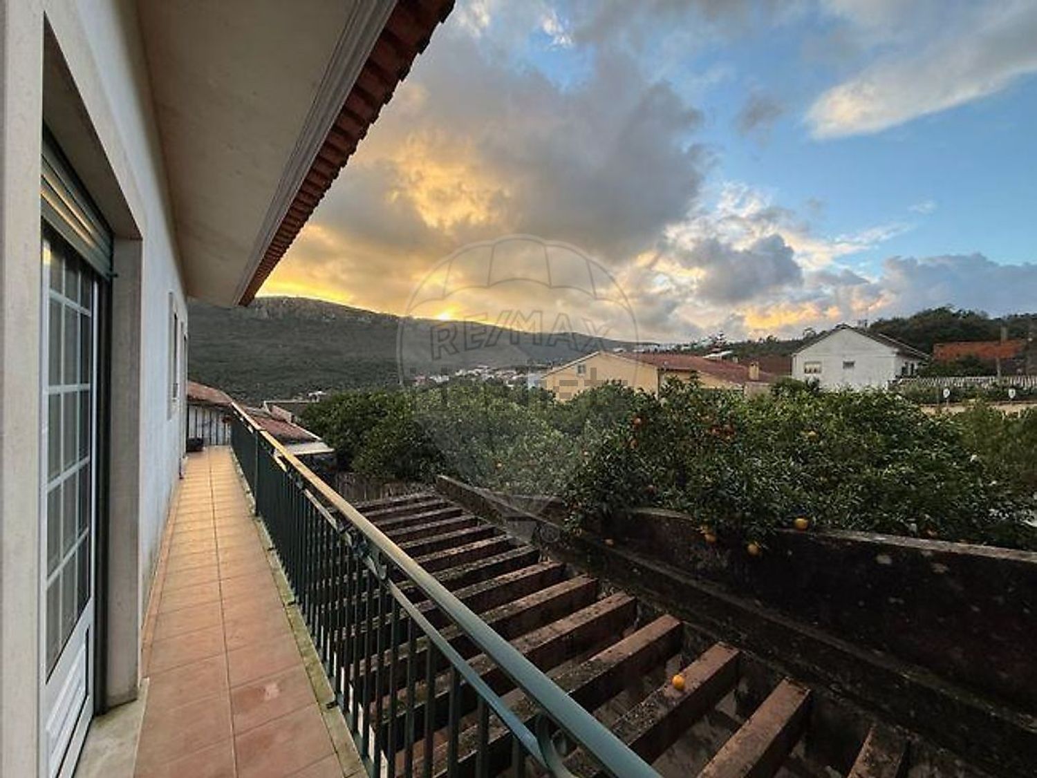 出租小楼房或独栋别墅在Rua da Paz - 阳台