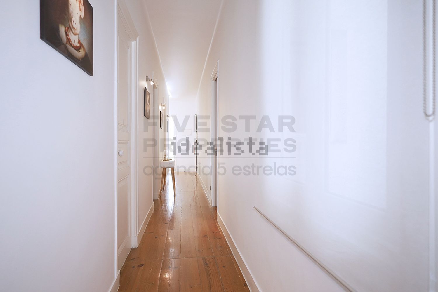 公寓 t4出售在Avenida Visconde de Valmor, 20 a - 过道