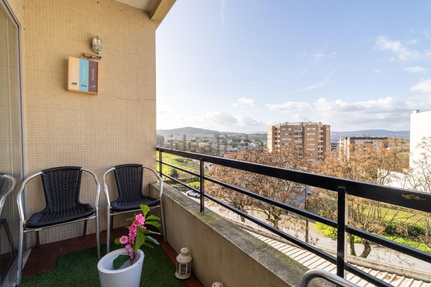公寓 t3出售在Rua Cónego Doutor António José Ribeiro, 8 - 阳台