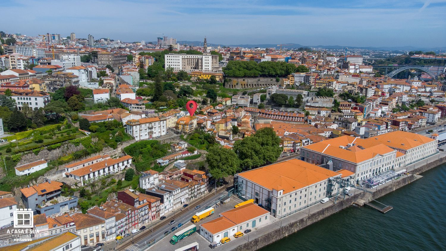 双拼别墅出售在 União das Freguesias de Cedofeita, Santo Ildefonso, Sé, Miragaia, São Nicolau e Vitória - 视线