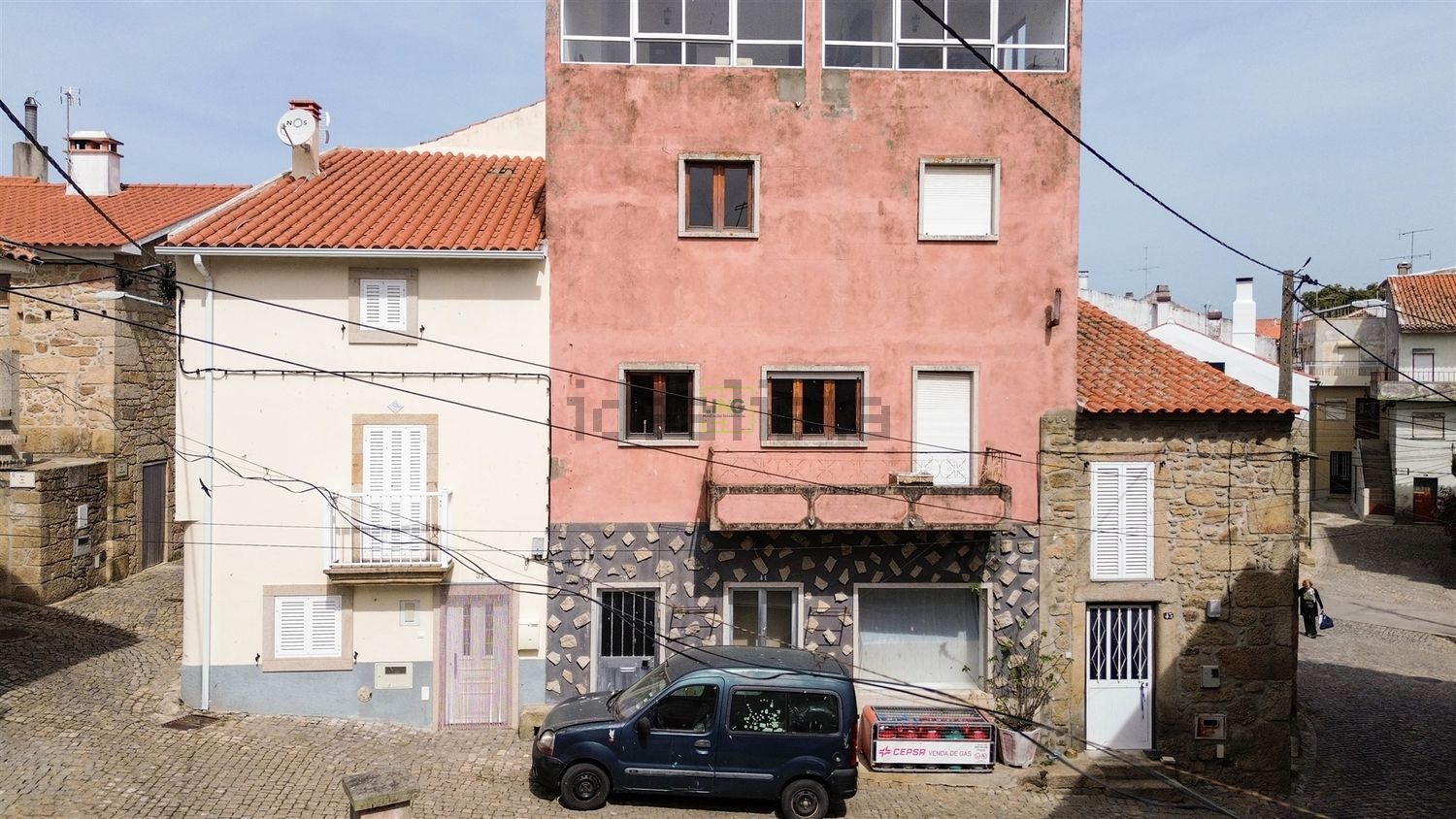 小楼房或独栋别墅出售在 São Miguel de Acha - 露台