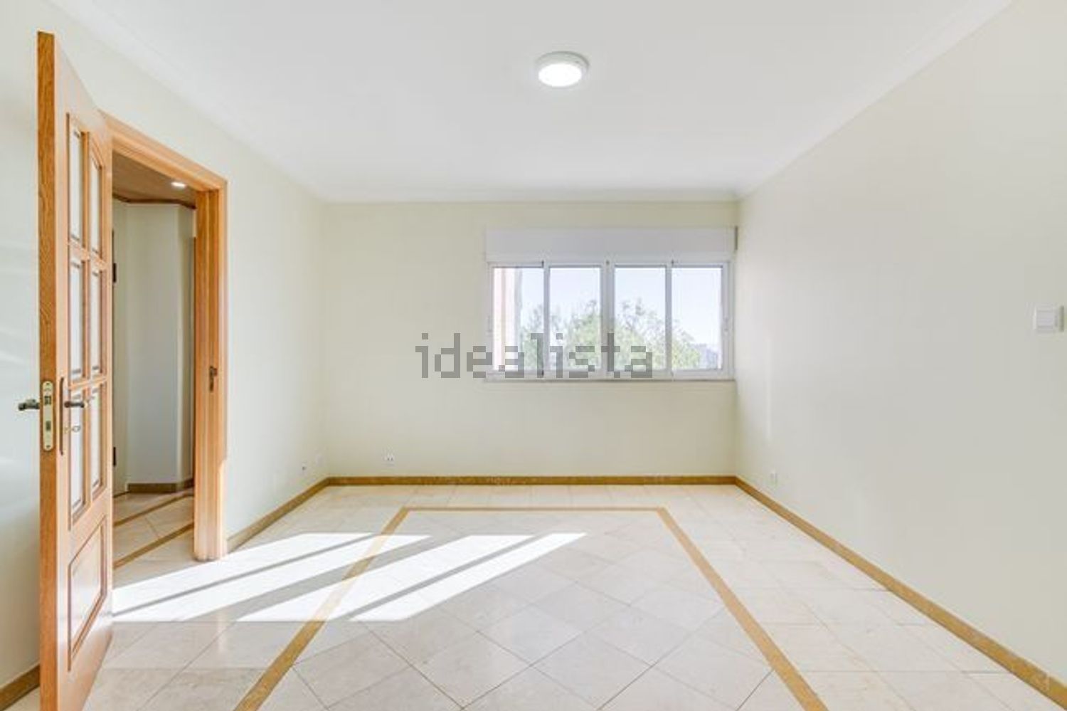 公寓 t4出售在Rua Cidade da Praia, 371 - 客厅