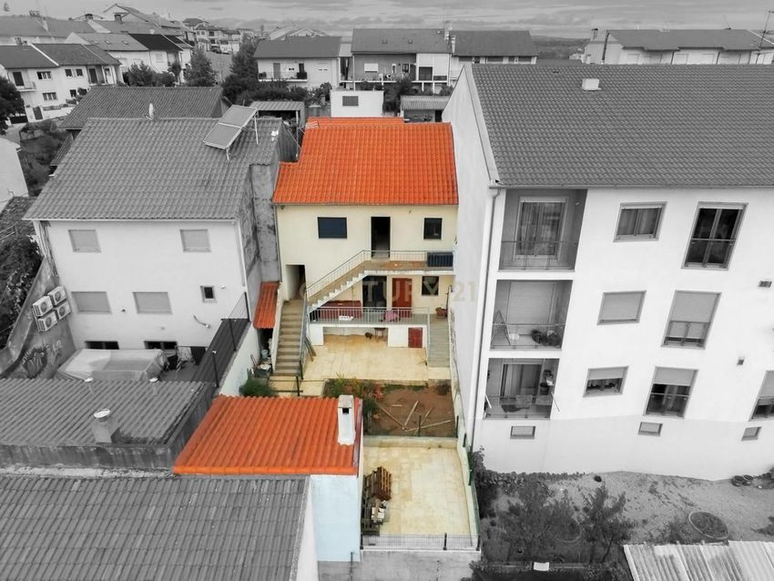 小楼房或独栋别墅出售在Rua Abade Cicouro