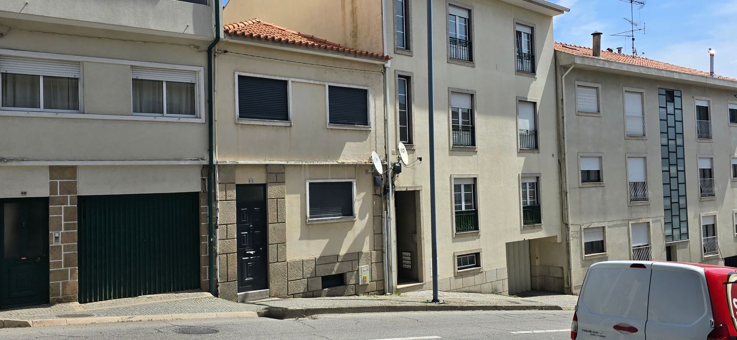 小楼房或独栋别墅出售在Largo do Desterro, 6