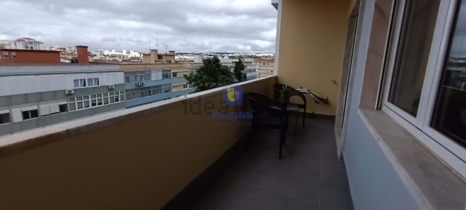 公寓 t3出售在 Bairro de Santa Cruz - 阳台