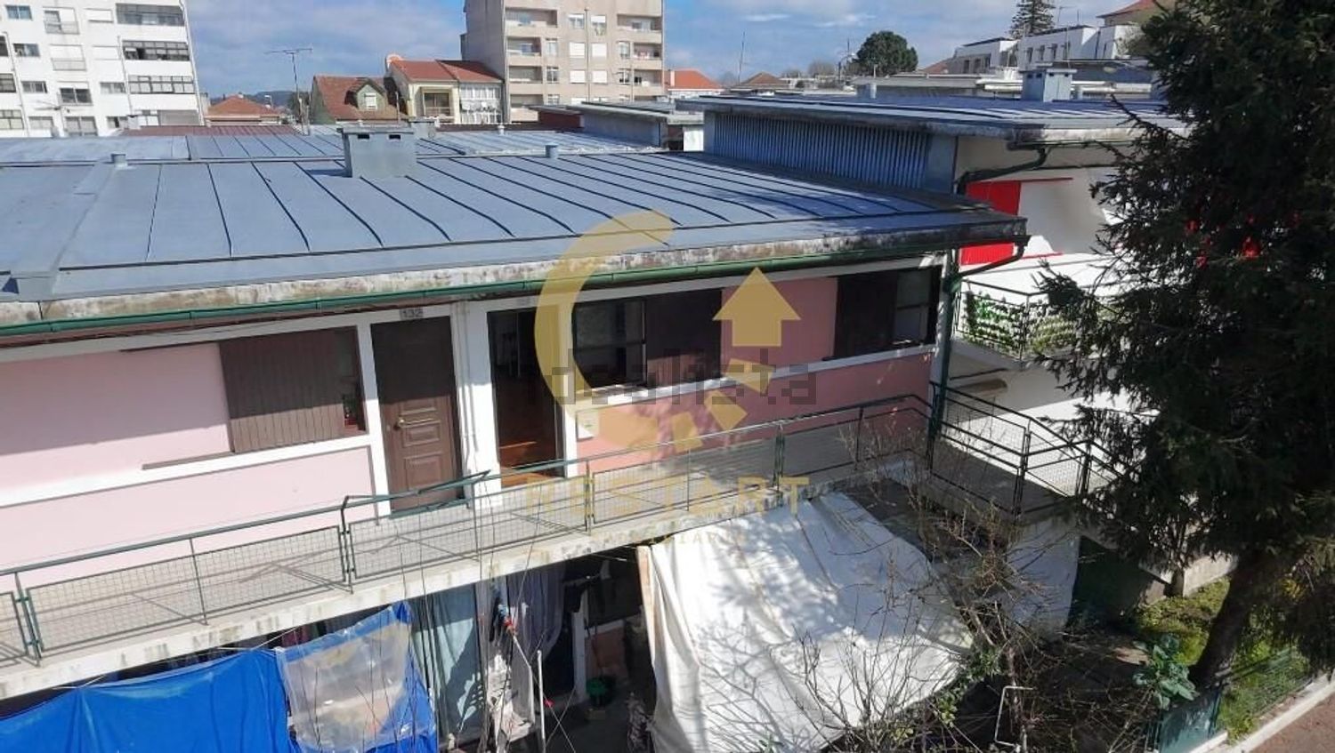 小楼房出售在Rua Bernardo Soares, 126 - 视线