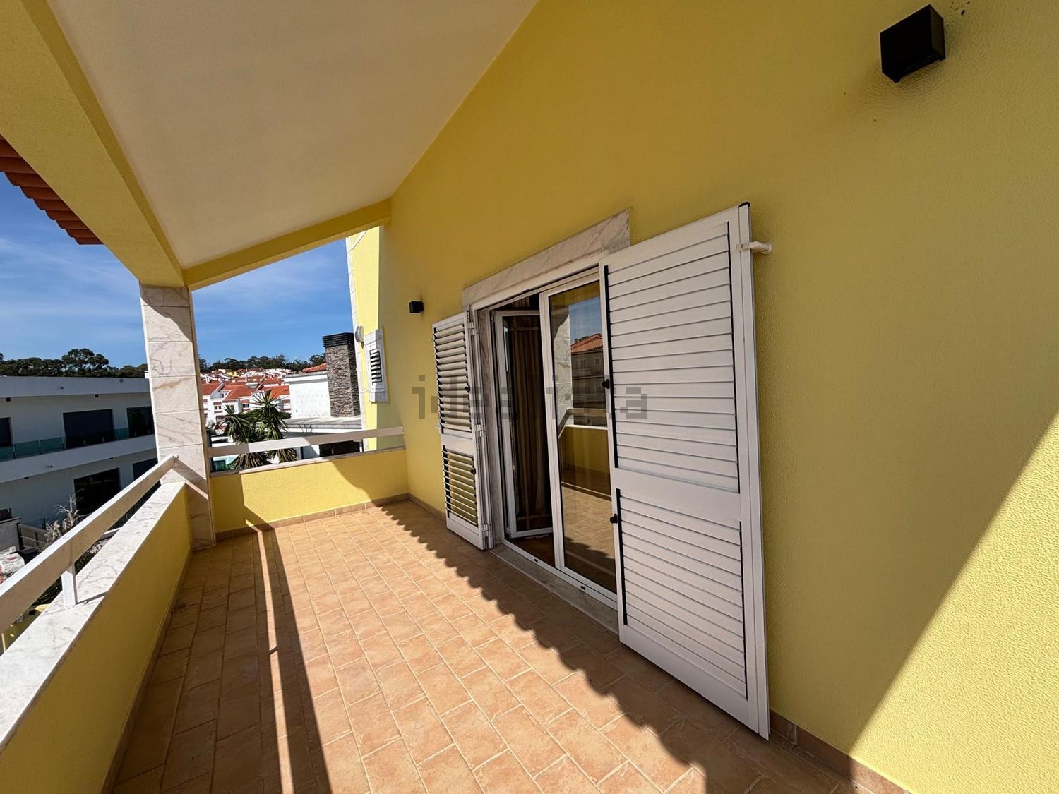 小楼房或独栋别墅出售在 Vale Flores - Quinta do Chiado - 阳台