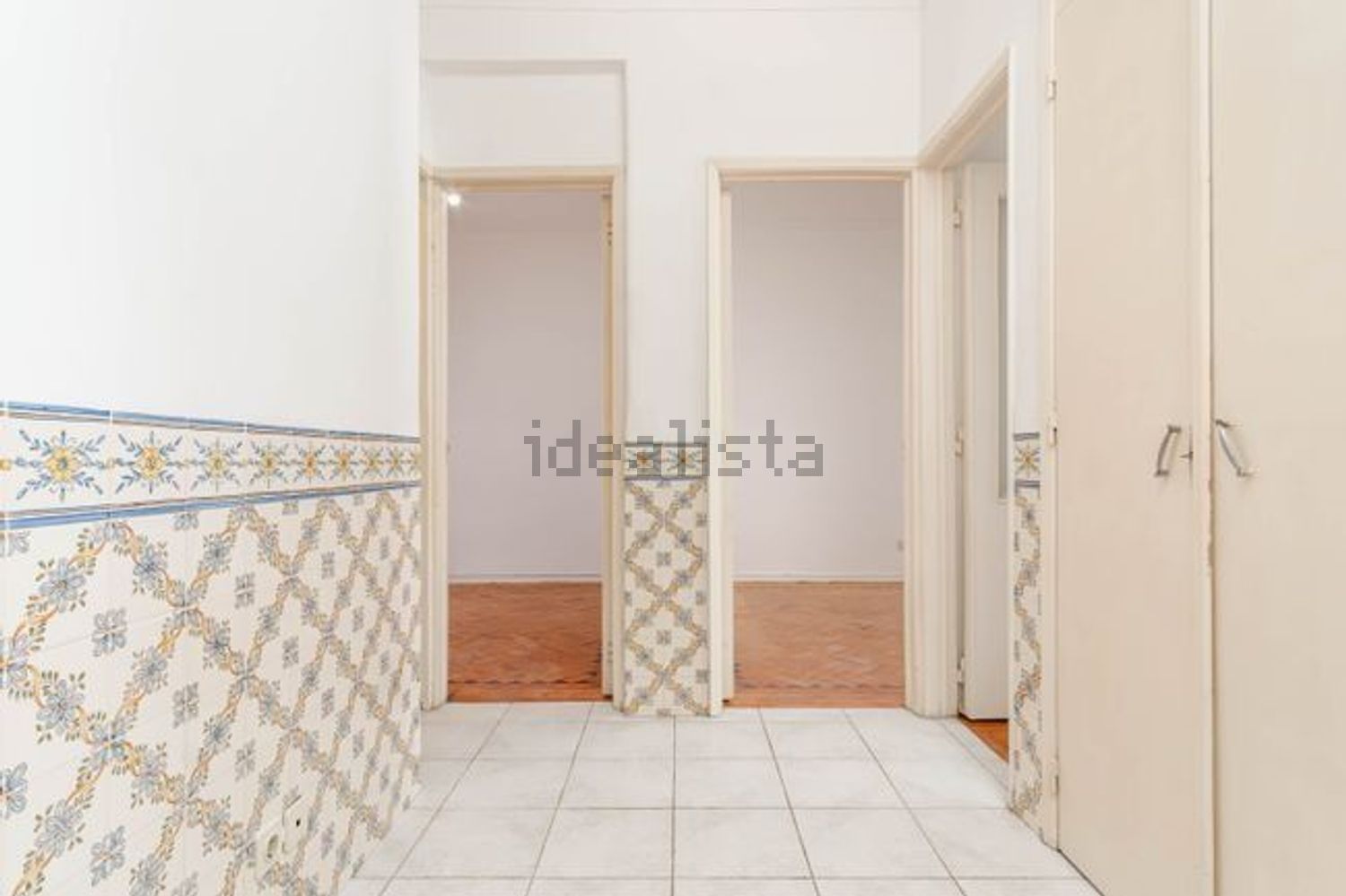 公寓 t2出售在Rua Barradas de Carvalho, 19 - 前厅
