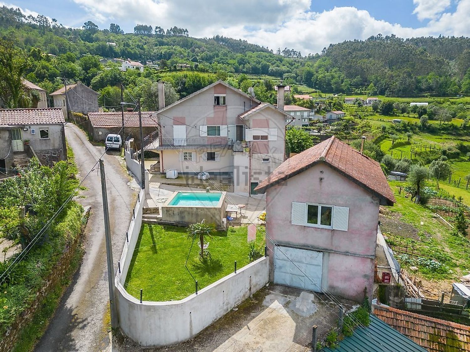 小楼房或独栋别墅出售在 Ribeira do Neiva - 外立面