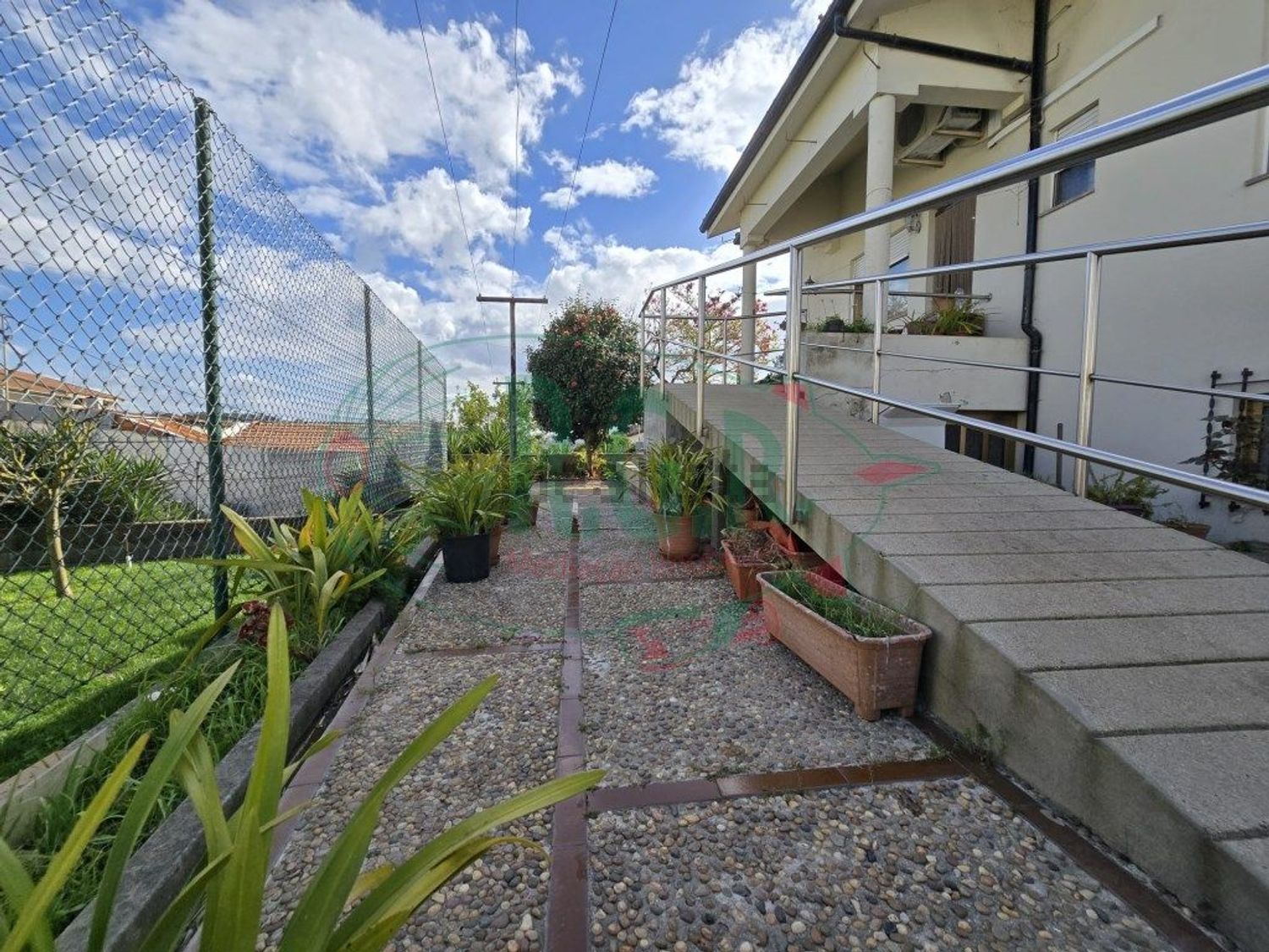 小楼房或独栋别墅出售在 Centro de Gondomar - 花园