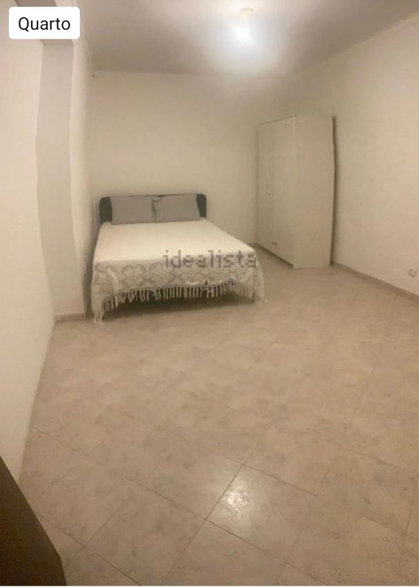 出租房间在Rua Ferreira de Castro, 9