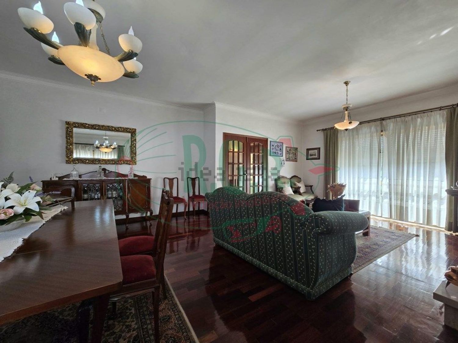 小楼房或独栋别墅出售在 Centro de Gondomar - 客厅