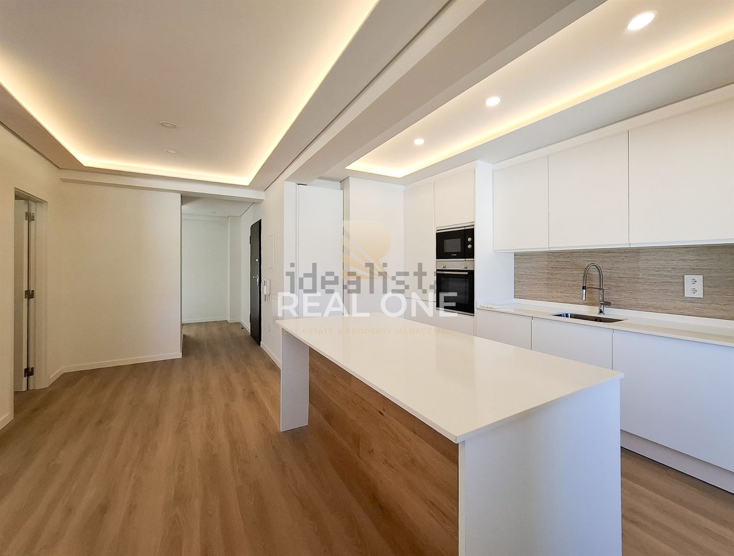 公寓 t3出售在Avenida José da Costa Mealha, 82 - 厨房