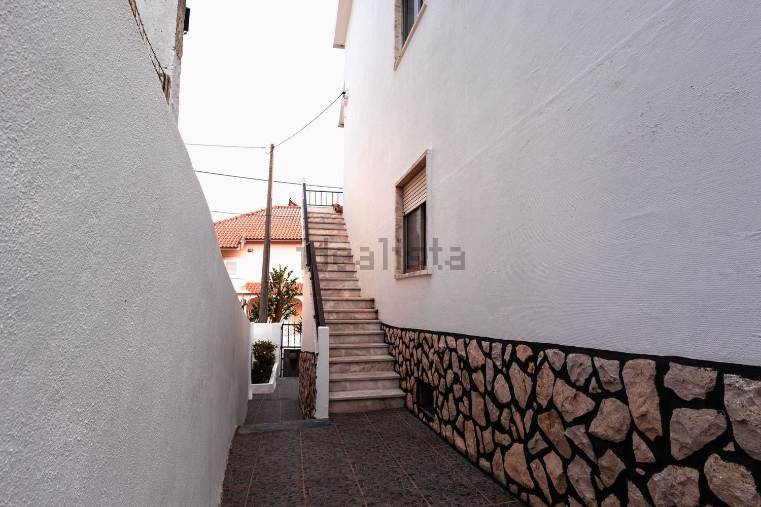 小楼房或独栋别墅出售在Rua Soares dos Reis, 9 - 院子