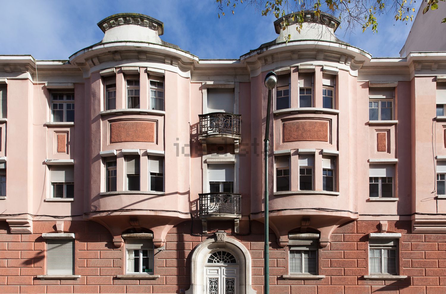 出租房间在Avenida Defensores de Chaves, 58 - 外立面