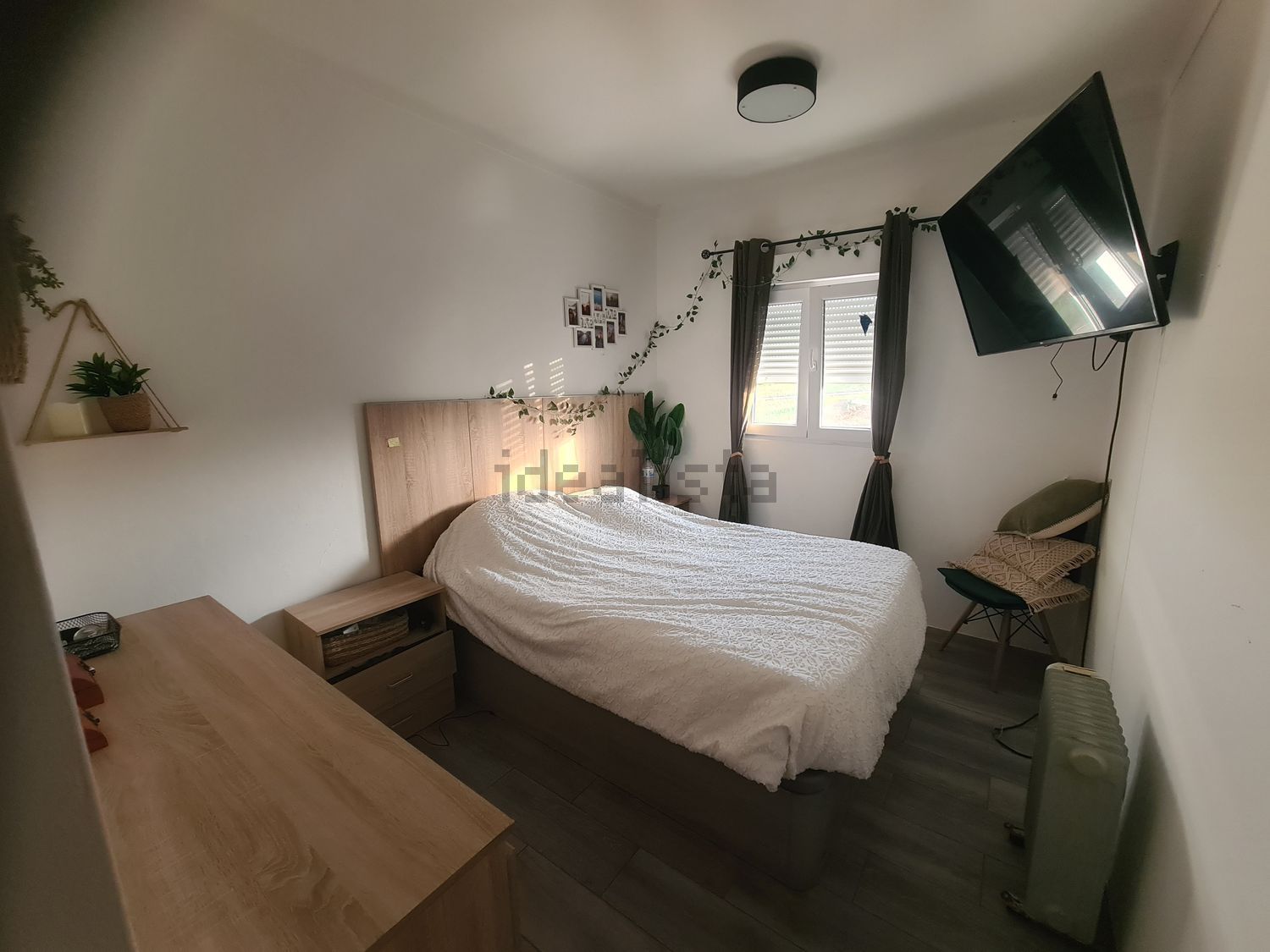 小楼房或独栋别墅出售在 N120, 24 - 卧室