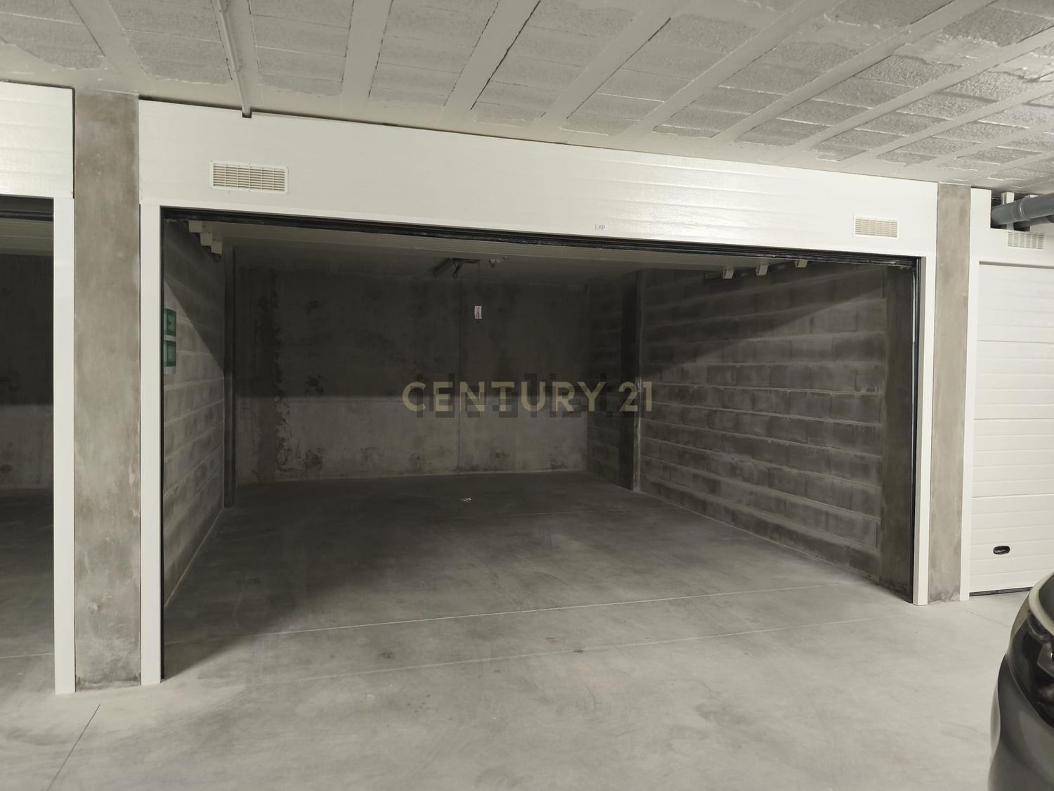 复式公寓出售在Rua Conde de Bertiandos, 317 - 停车位